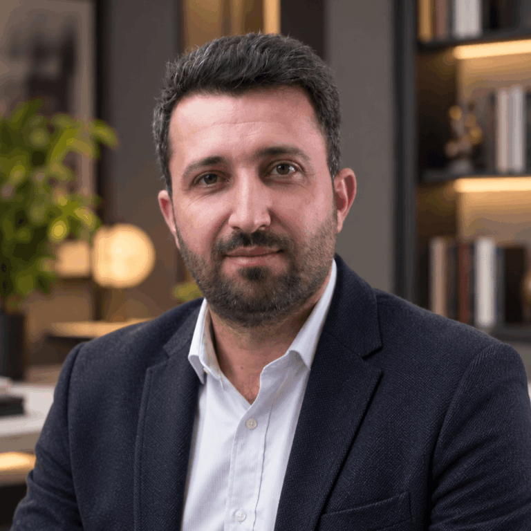 علاء غسان، مدرب المبيعات والإدارة